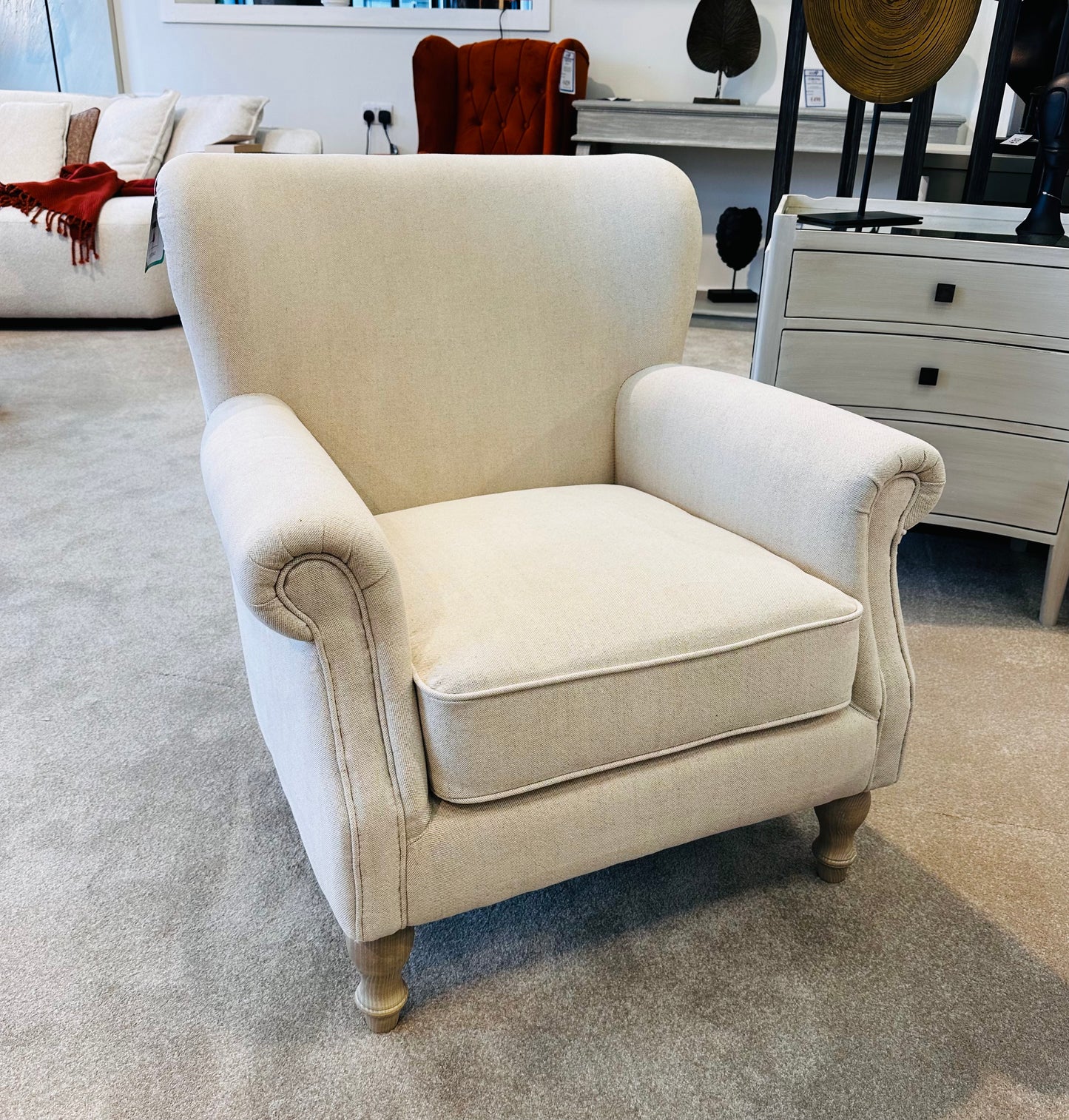 Clara linen Chair