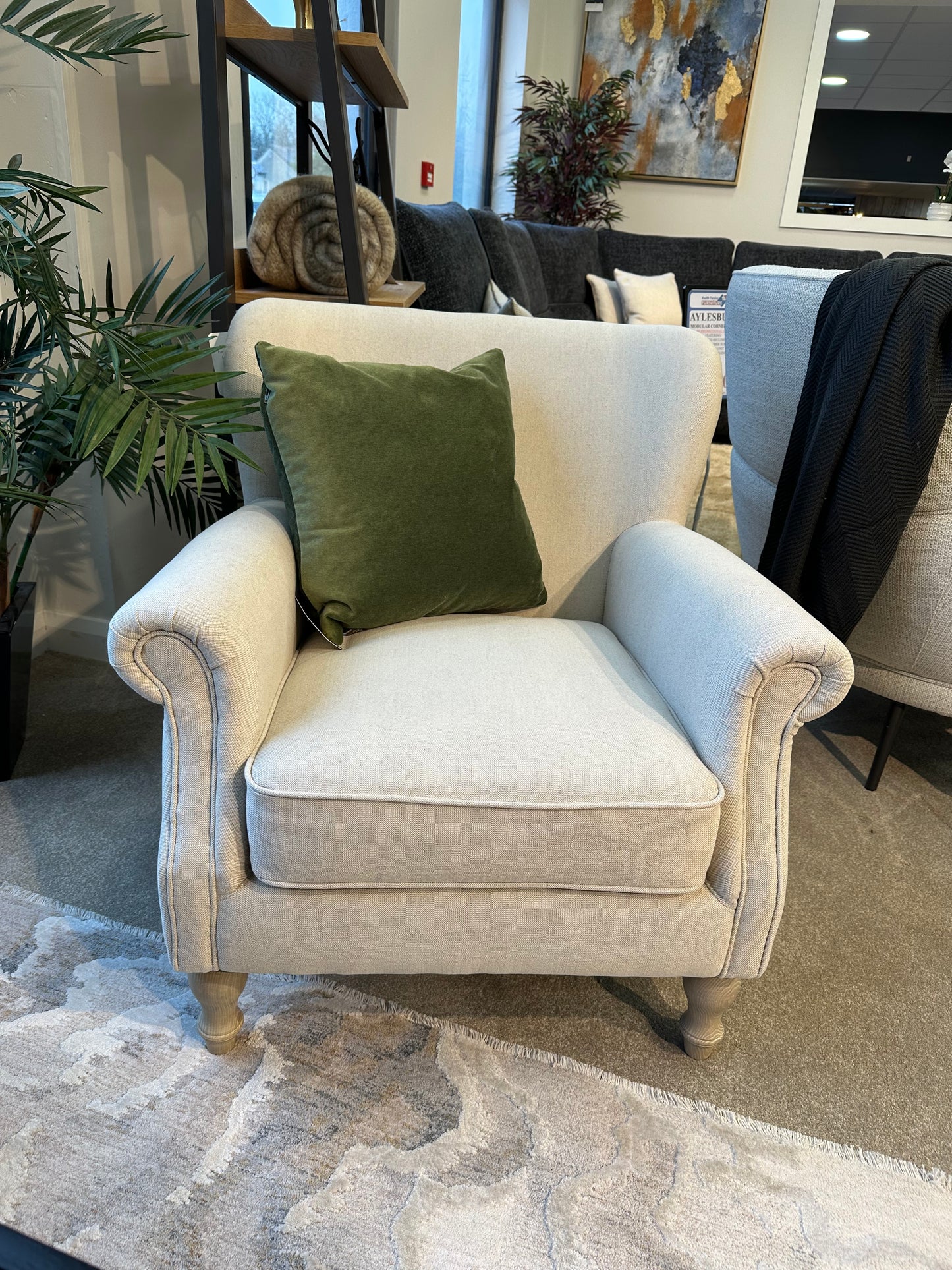 Clara linen Chair