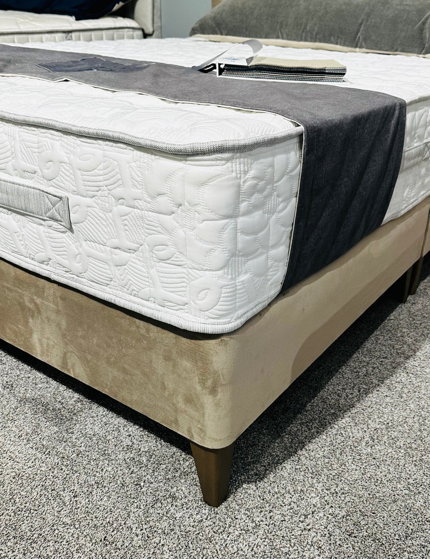 Wide slection of Divan bases