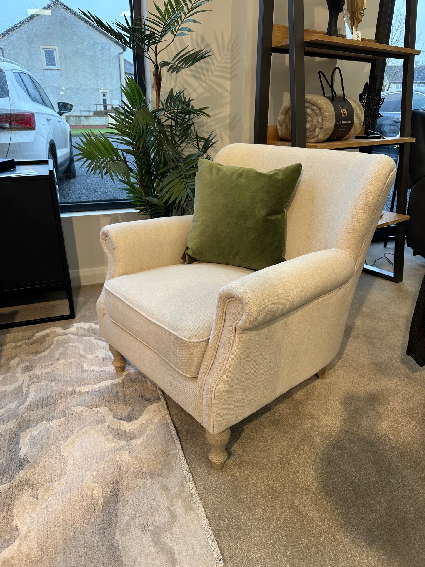 Clara linen Chair