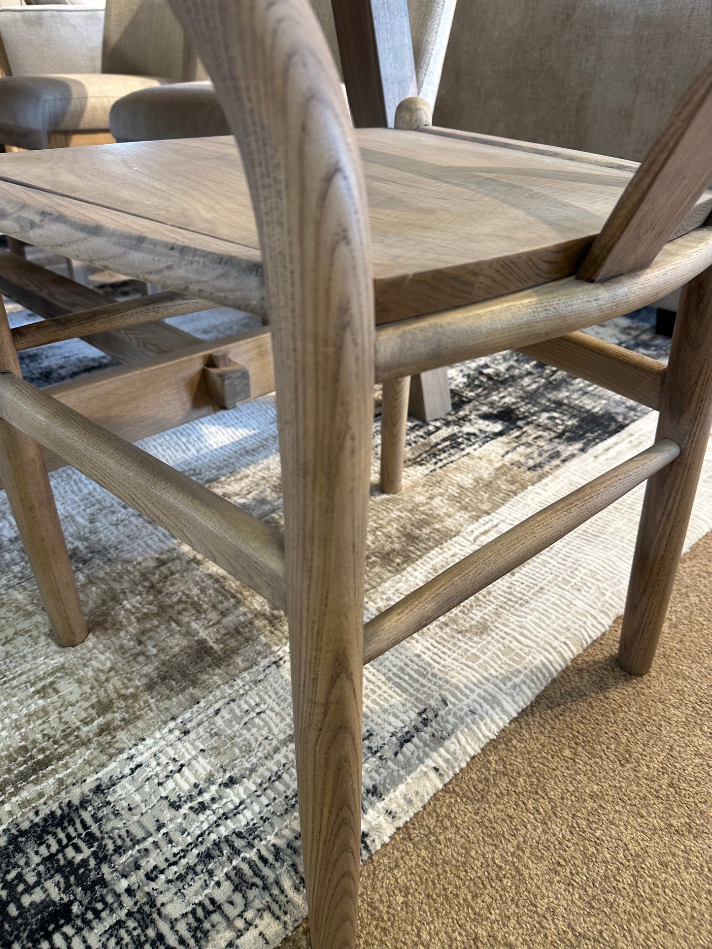 Wishbone solid seat bar stool