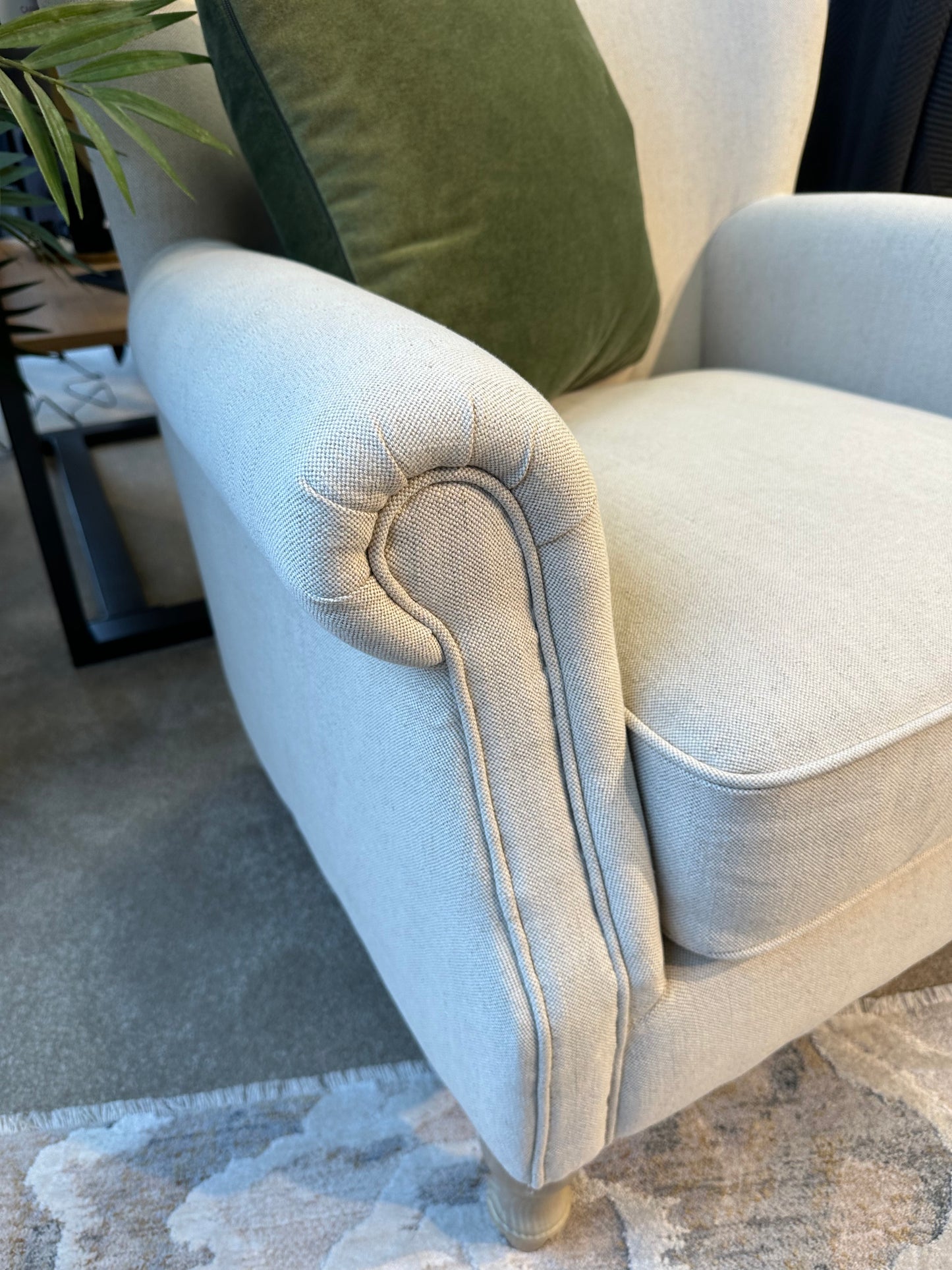 Clara linen Chair