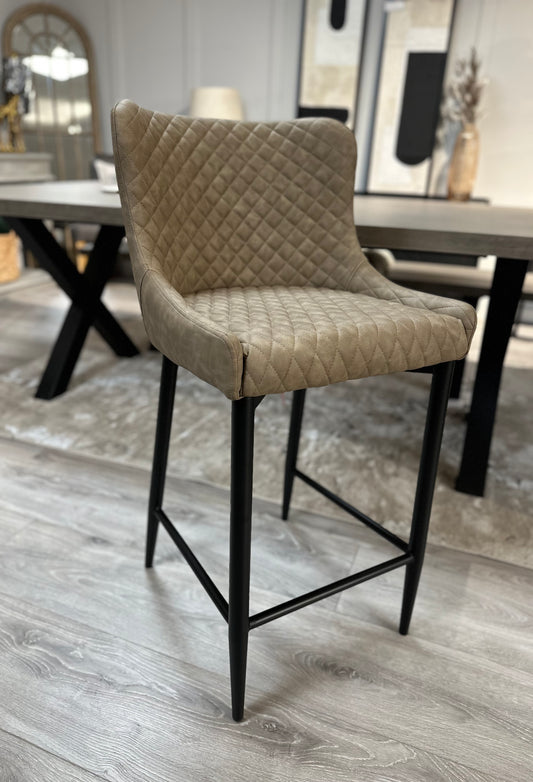 Cuban sand counter stool