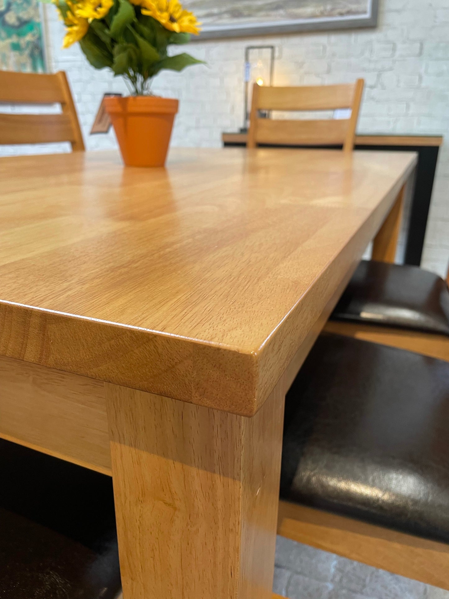 Douglas Dining Table & 6 Chairs