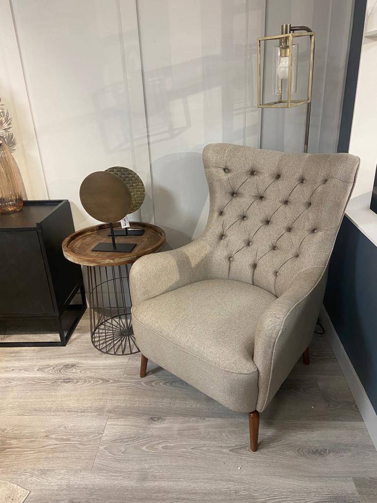 Suzy Buttoned Back Chair