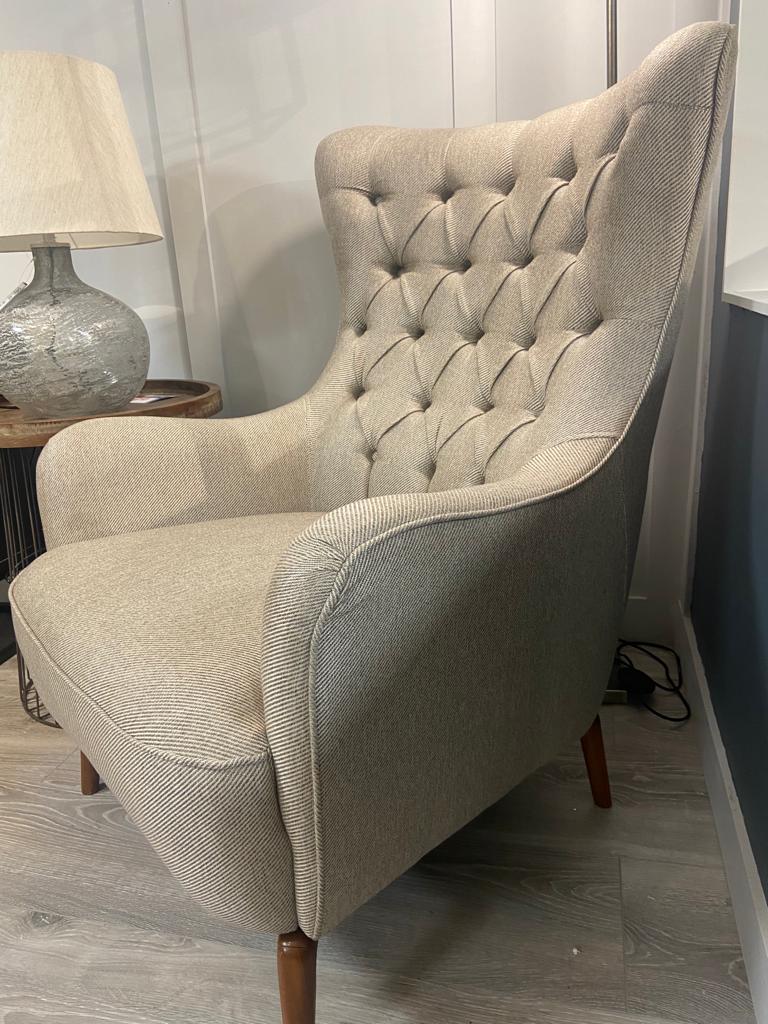 Suzy Buttoned Back Chair