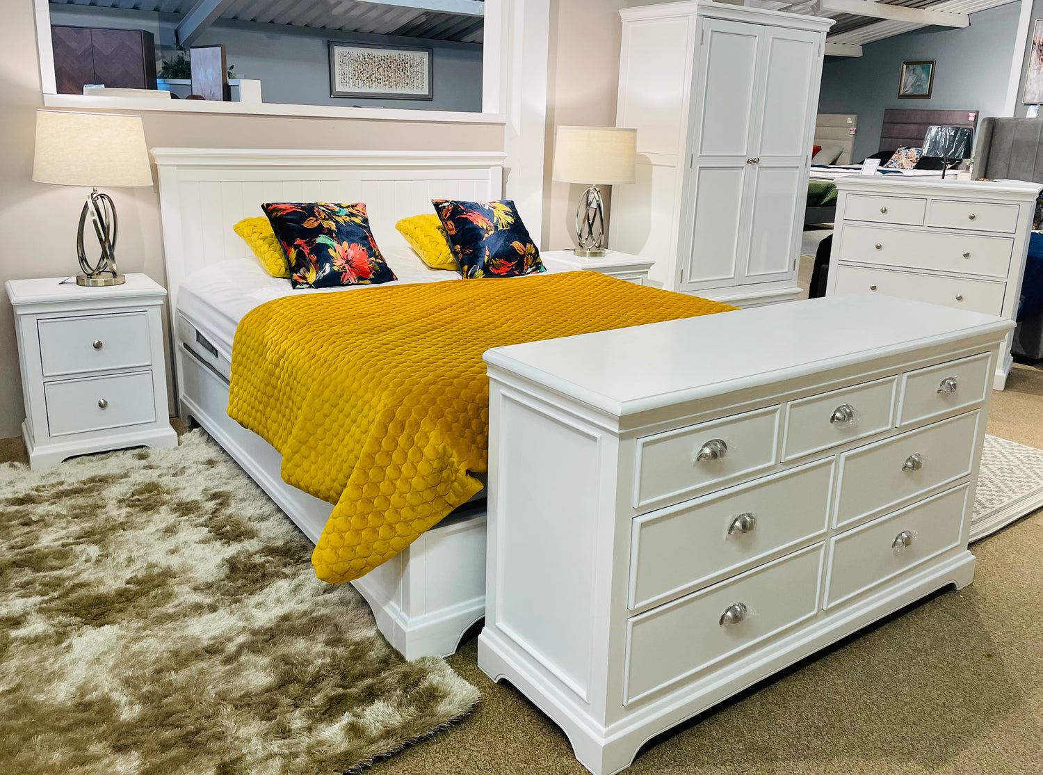 Kyria White Bedroom Collection