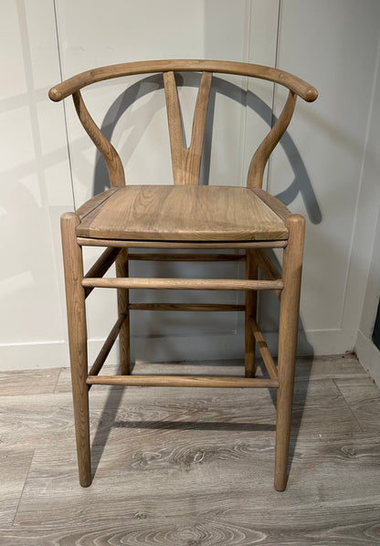 Wishbone solid seat bar stool