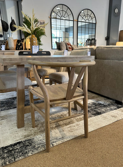 Wishbone solid seat dining chair