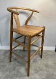 Wishbone solid seat bar stool