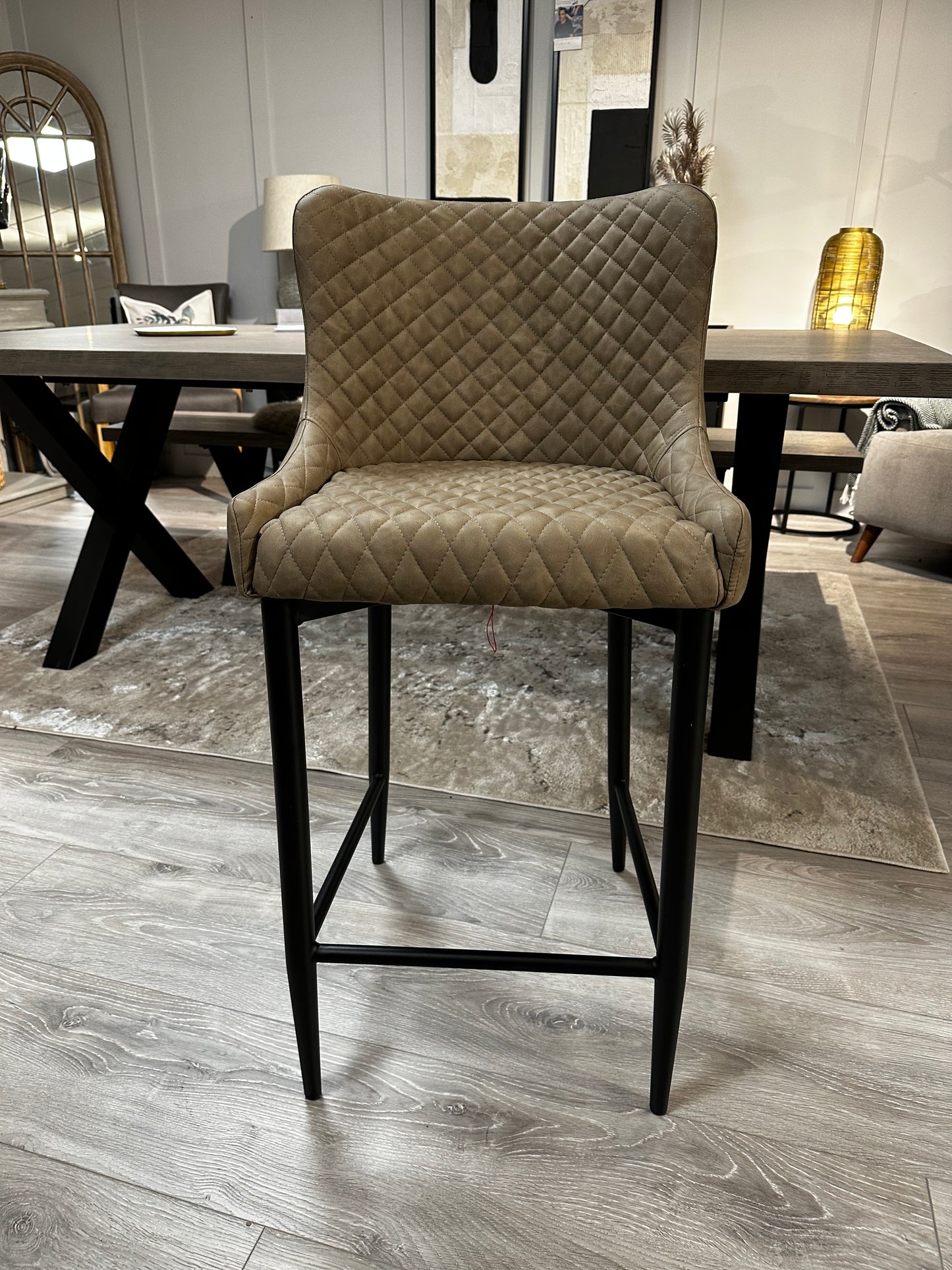 Cuban sand counter stool