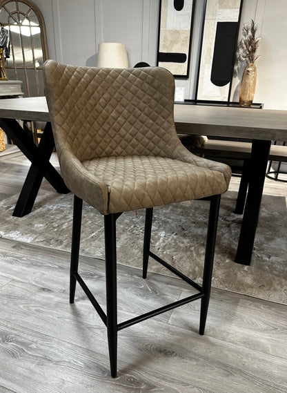 Cuban sand counter stool
