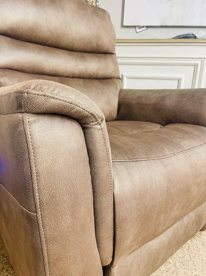 Edward powered Lift and rise chair