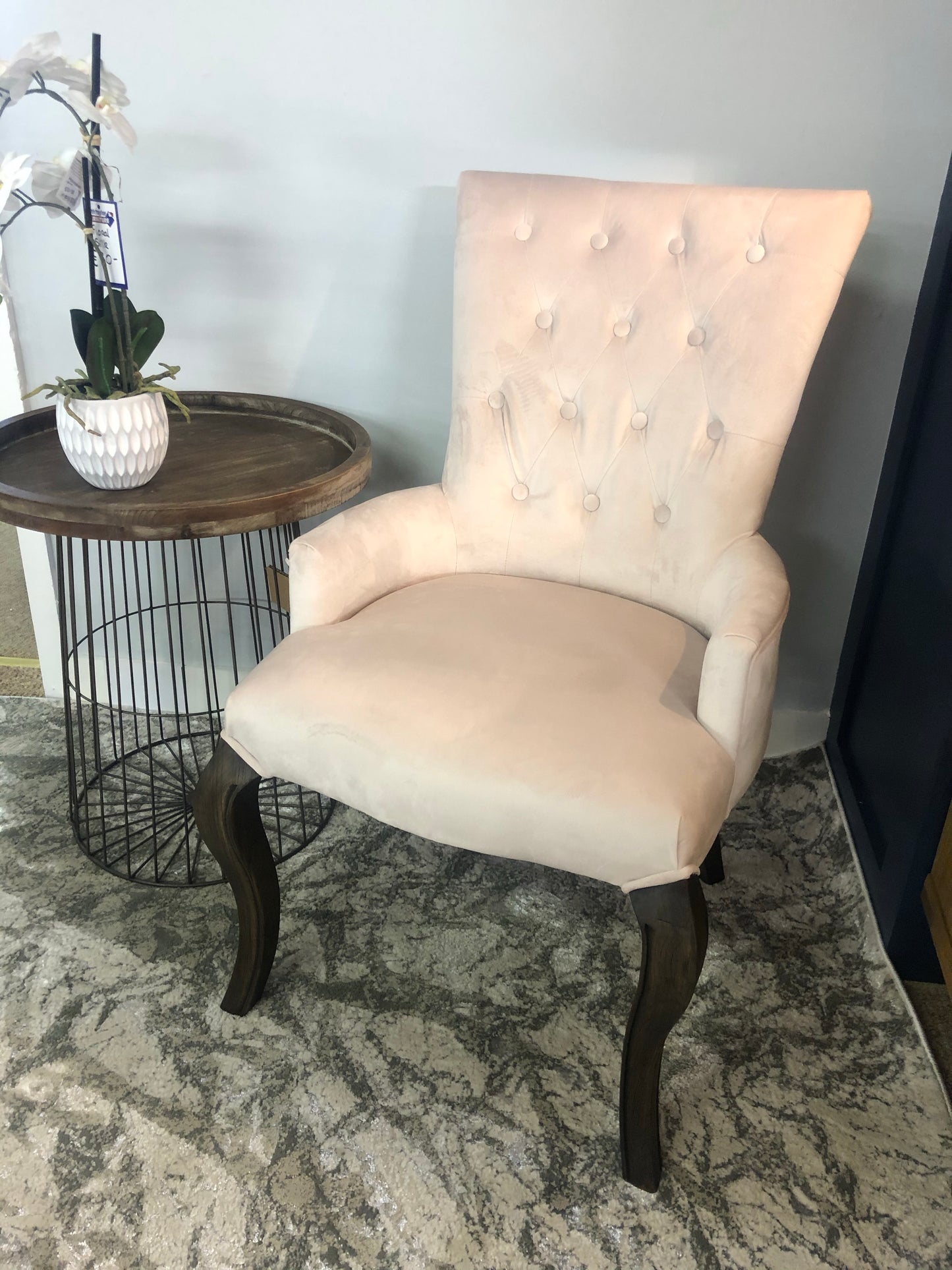 Nicky blush Velvet Chair