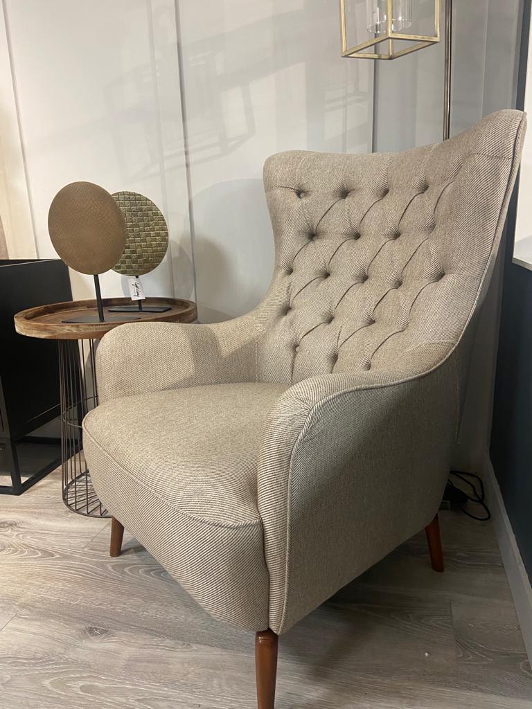 Suzy Buttoned Back Chair