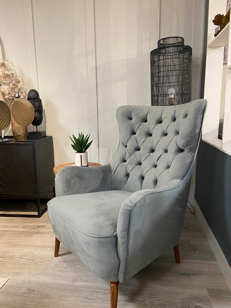 Suzy Light Grey Buttoned Back Chair