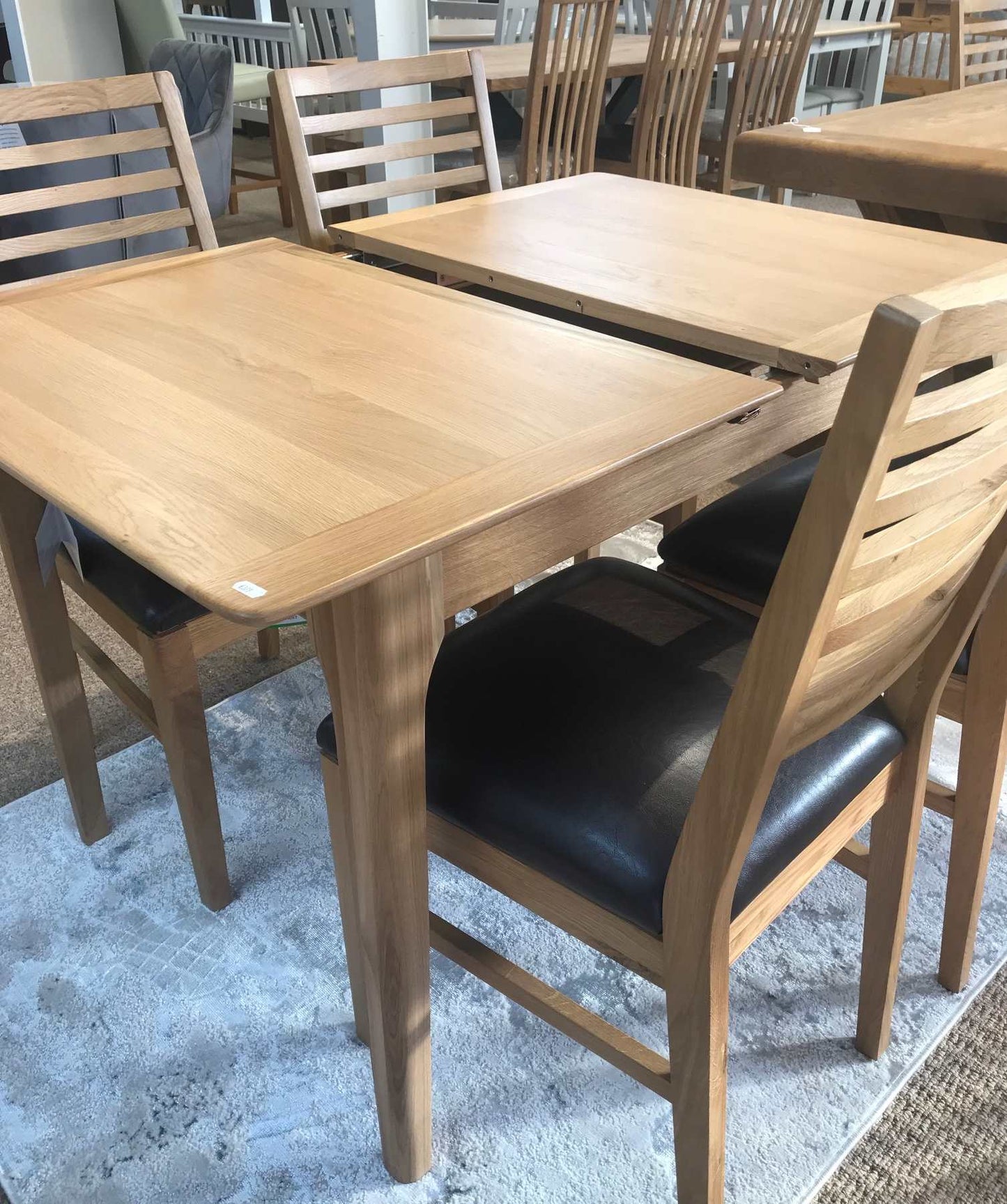 Northport Oak 1.2 Mt Ext Table